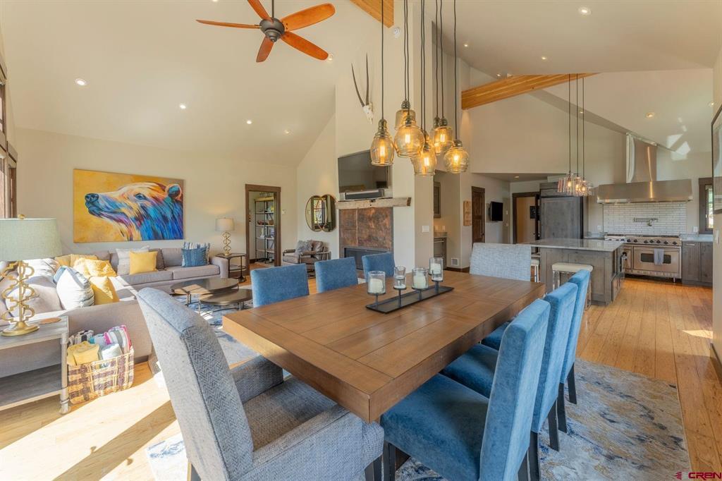 330 Larkspur Loop