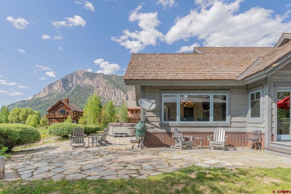 330 Larkspur Loop