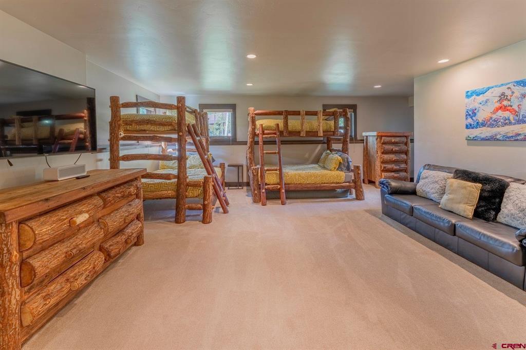 330 Larkspur Loop