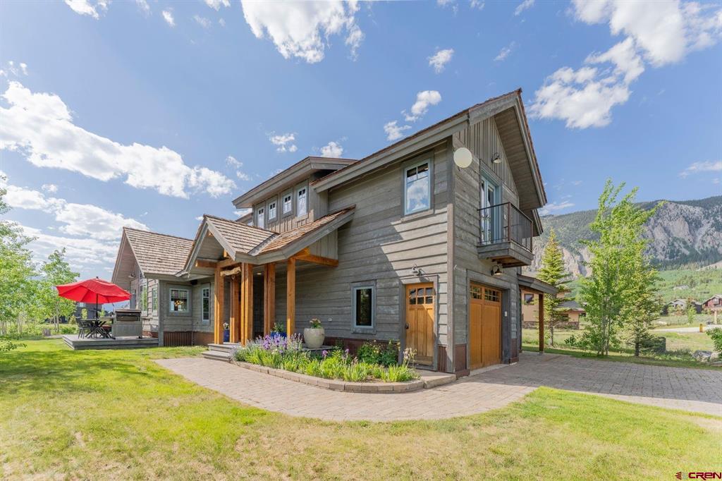 330 Larkspur Loop