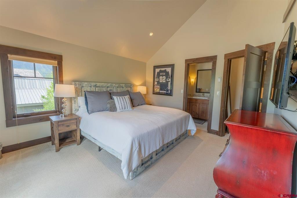 330 Larkspur Loop