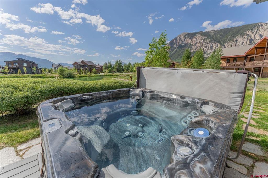 330 Larkspur Loop
