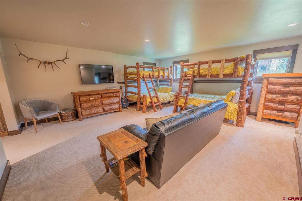 330 Larkspur Loop
