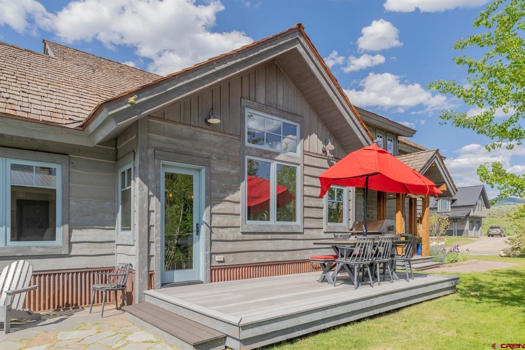 330 Larkspur Loop