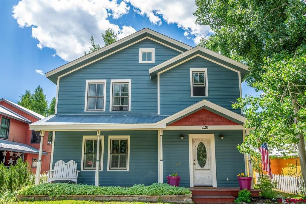 220 Teocalli Avenue