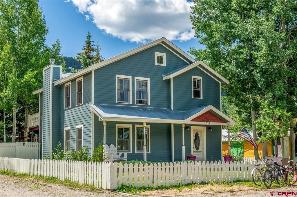 220 Teocalli Avenue