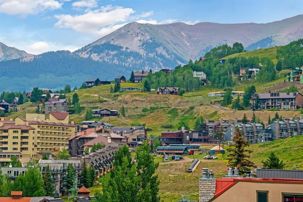 32 Hunter Hill Road Unit: B-204