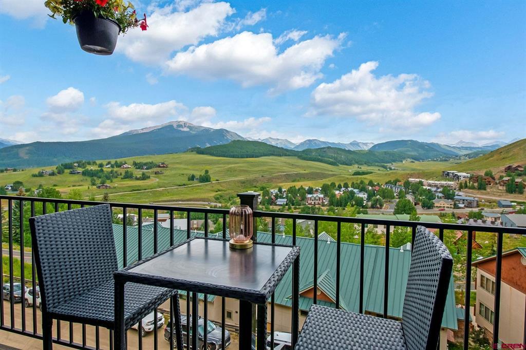 32 Hunter Hill Road Unit: B-204