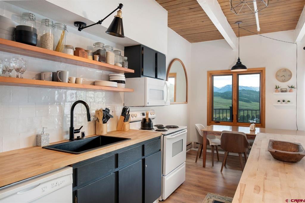 32 Hunter Hill Road Unit: B-204