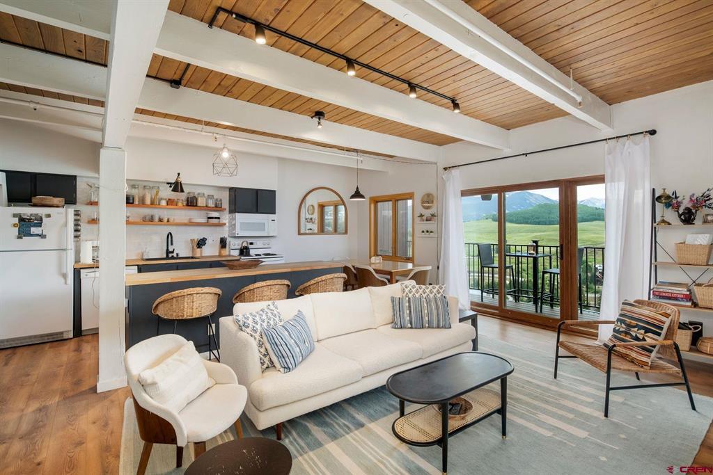 32 Hunter Hill Road Unit: B-204