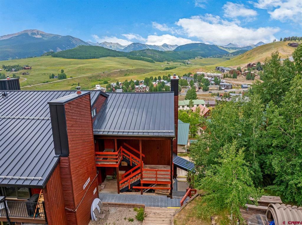 32 Hunter Hill Road Unit: B-204