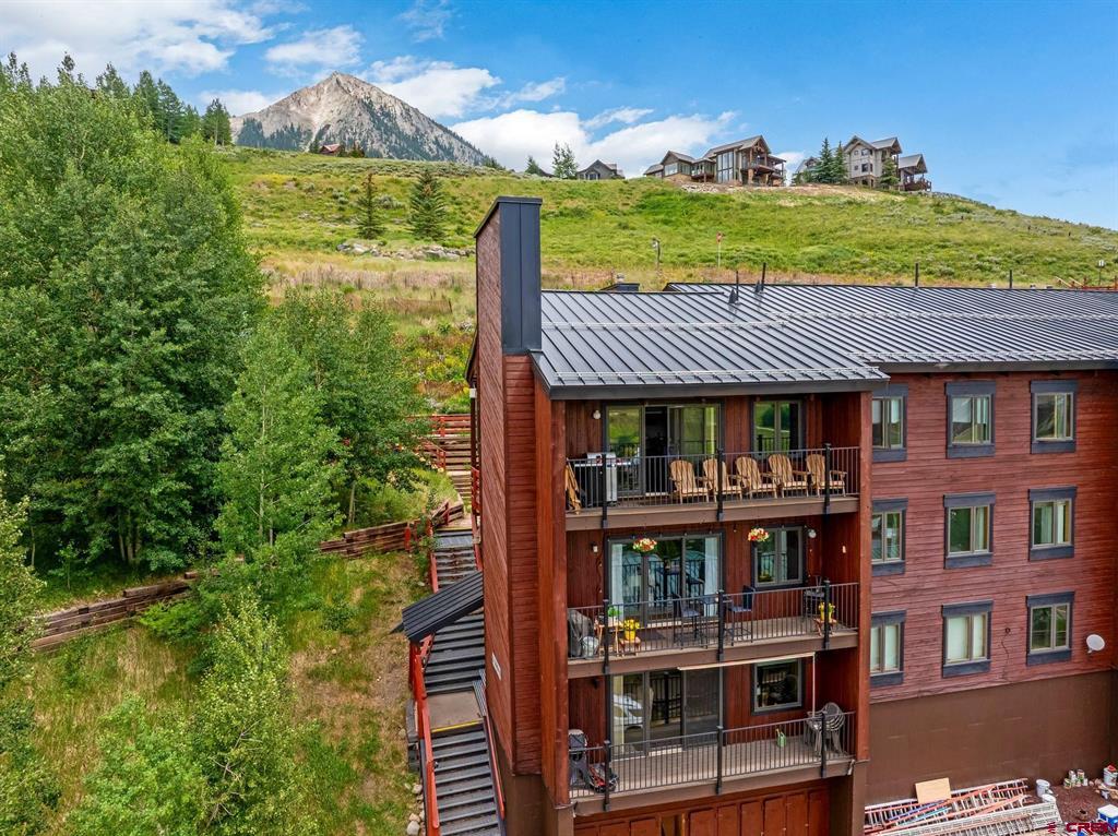 32 Hunter Hill Road Unit: B-204