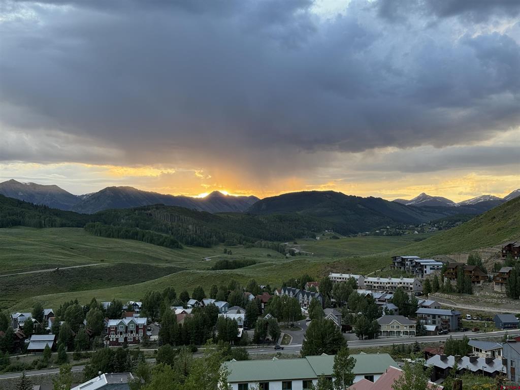 32 Hunter Hill Road Unit: B-204