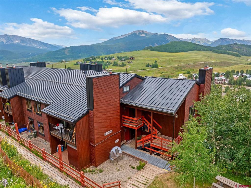 32 Hunter Hill Road Unit: B-204