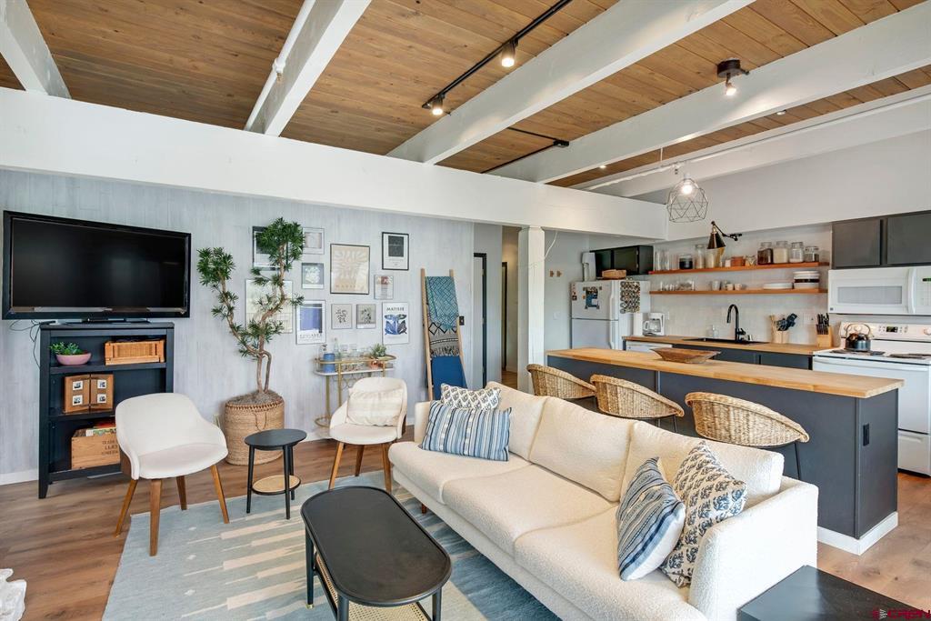 32 Hunter Hill Road Unit: B-204