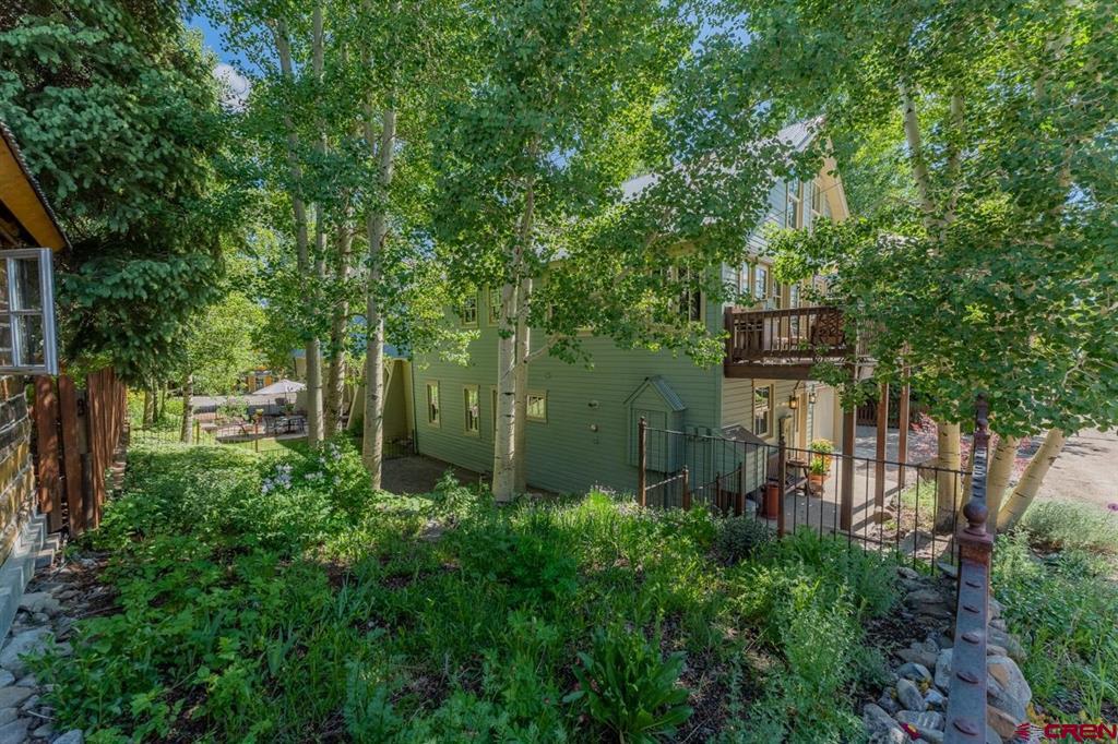 108 Maroon Avenue Unit: B