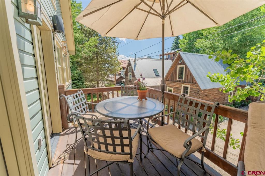 108 Maroon Avenue Unit: B