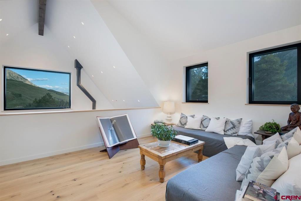 624 Nicholson Lake Ridge Road