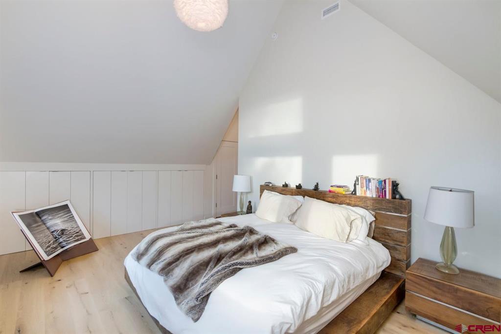 624 Nicholson Lake Ridge Road