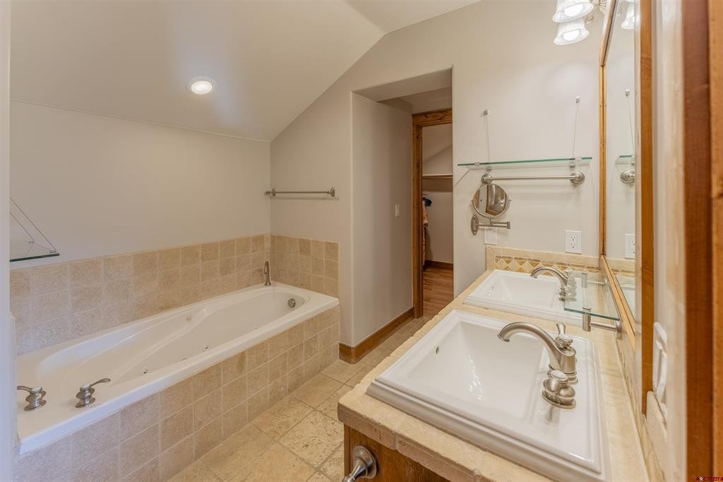 9 Hunter Hill Road Unit: 301