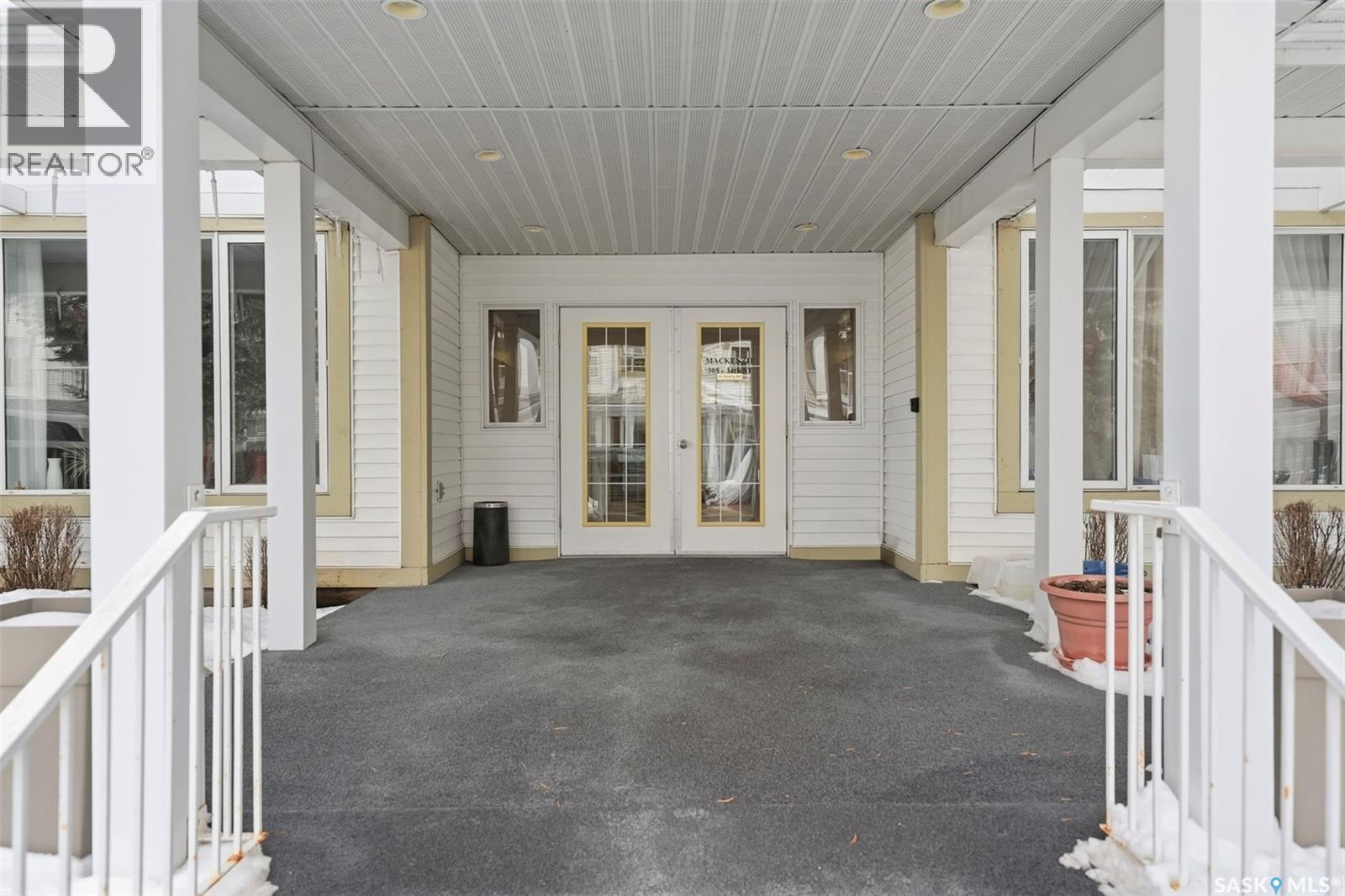 212 305 34th STREET W