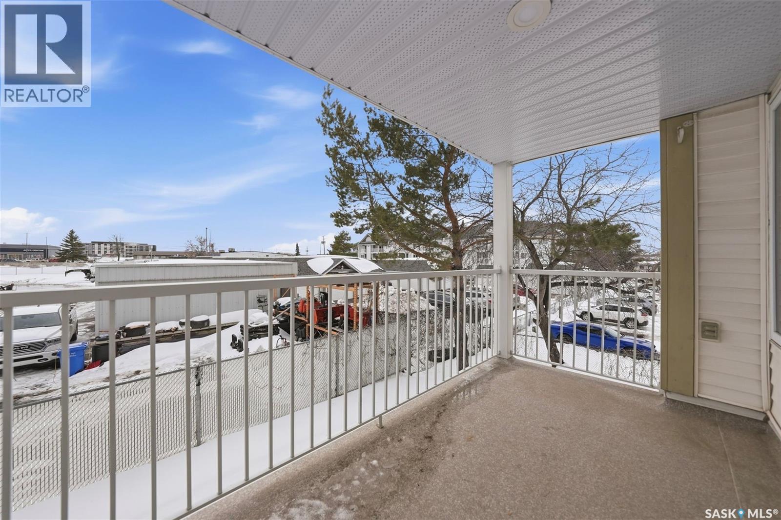 212 305 34th STREET W