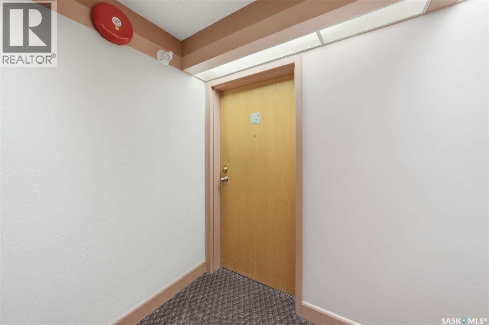 212 305 34th STREET W