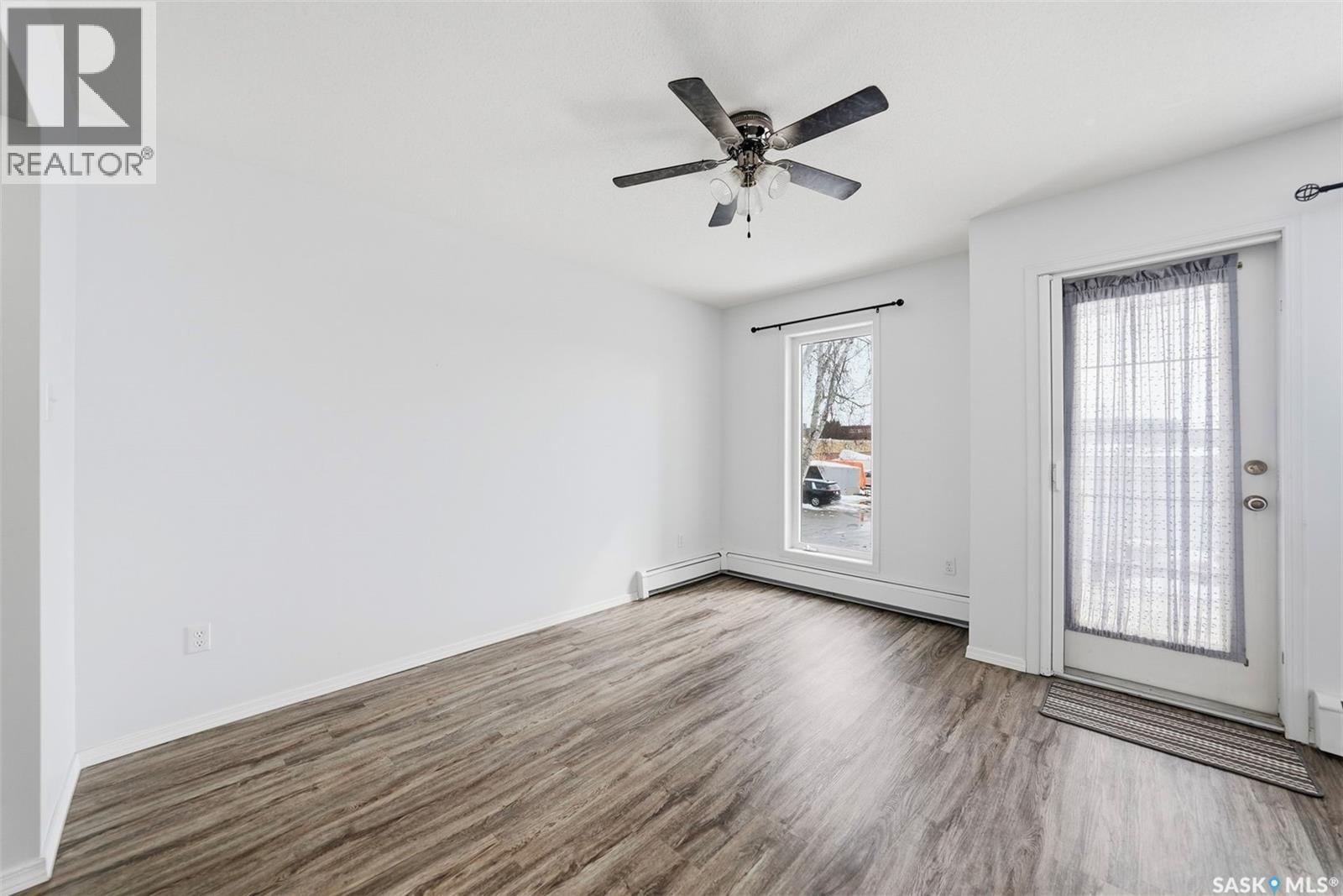 212 305 34th STREET W