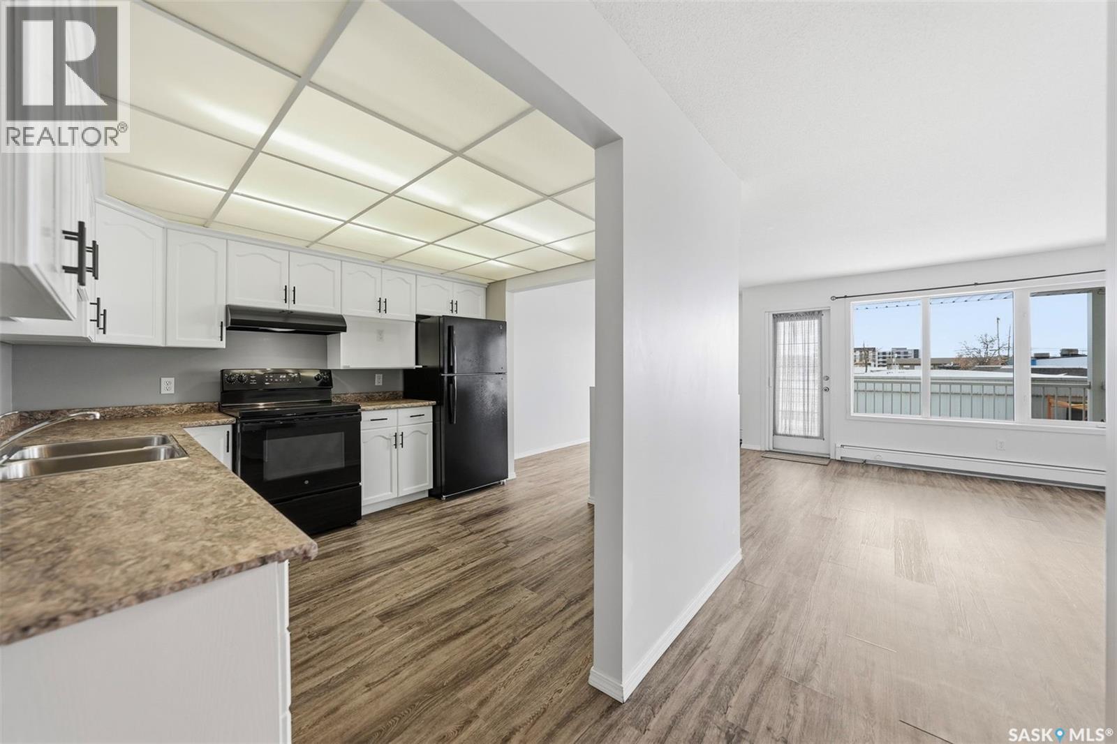 212 305 34th STREET W