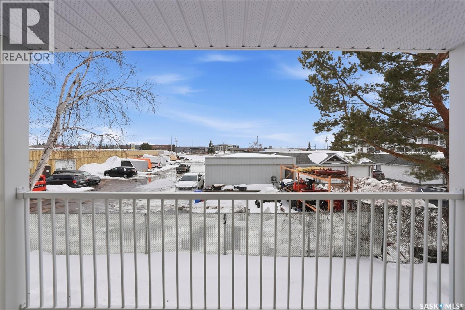 212 305 34th STREET W