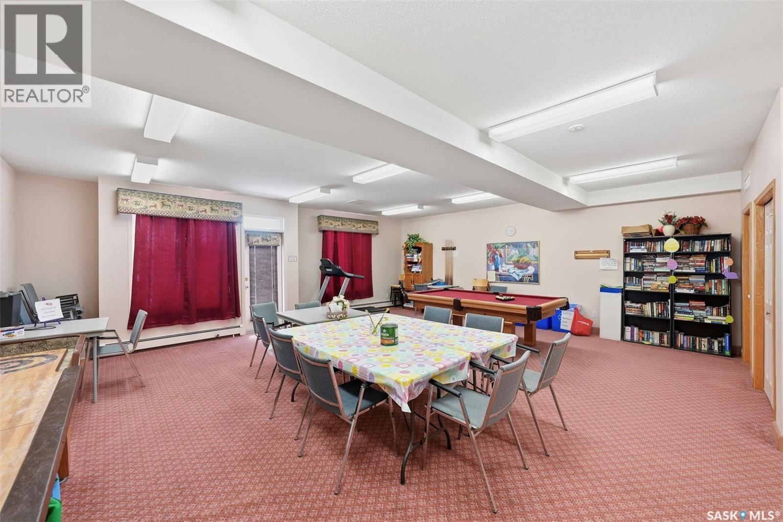 212 305 34th STREET W