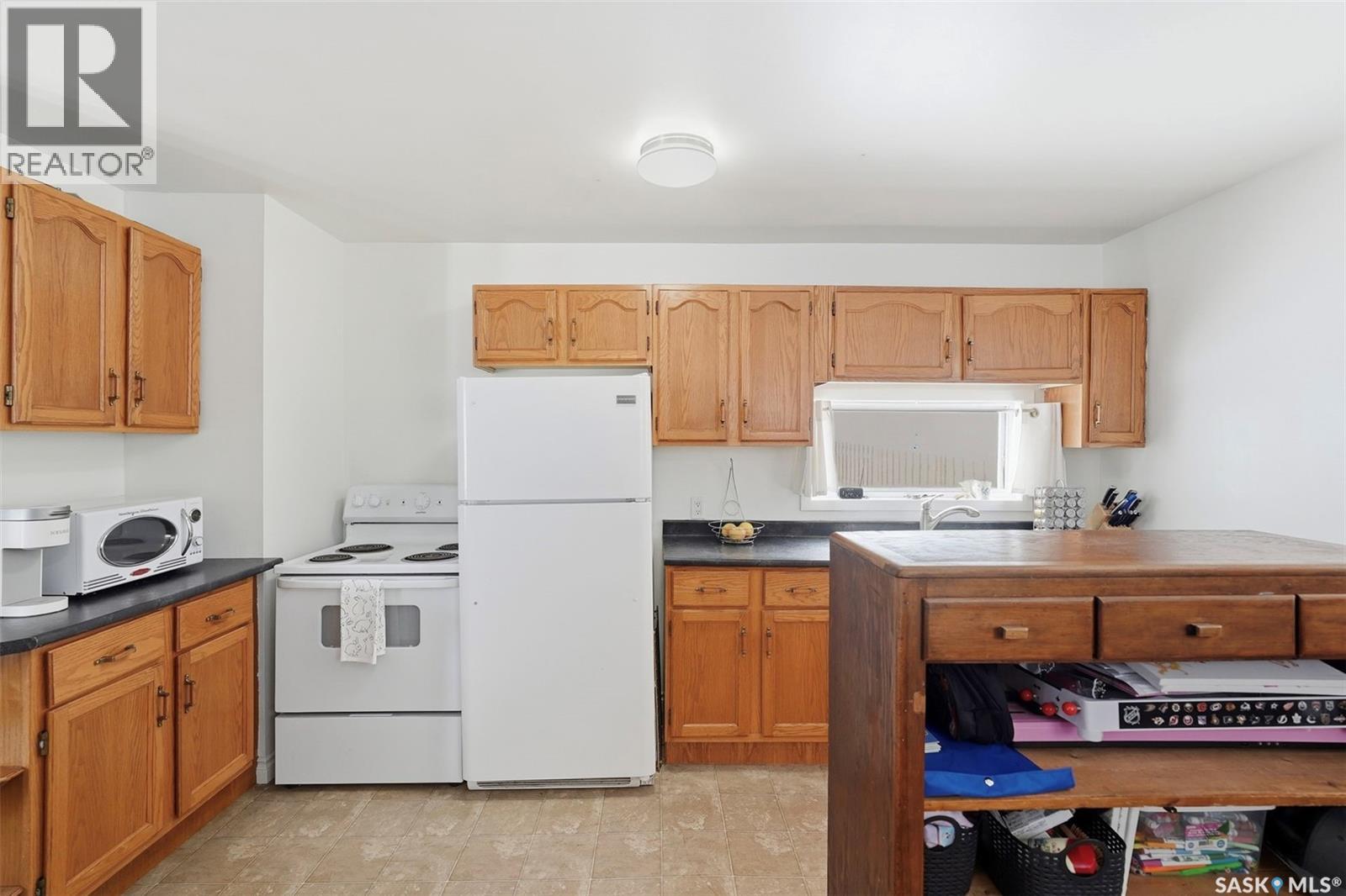 547 5th STREET E