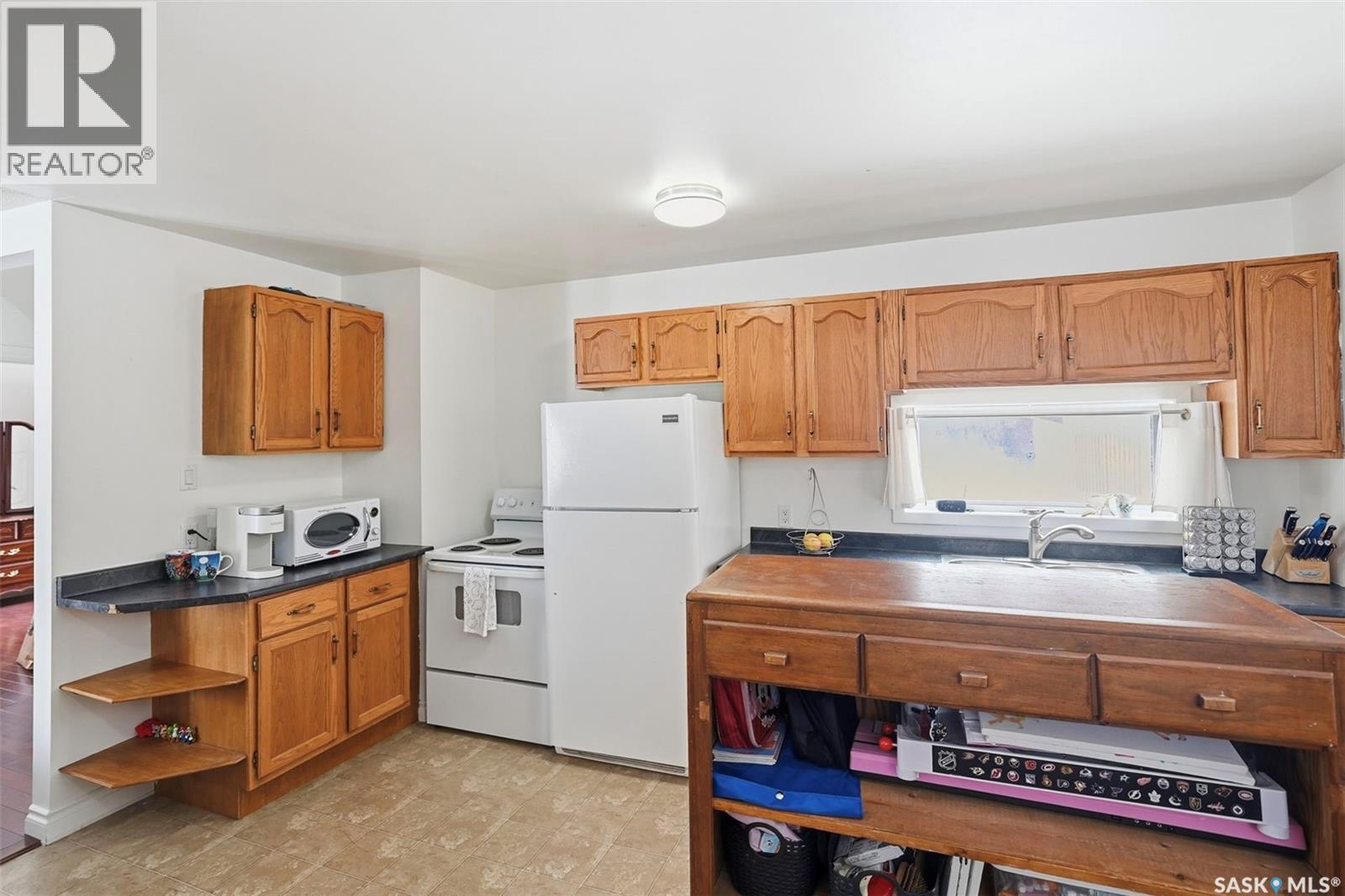 547 5th STREET E