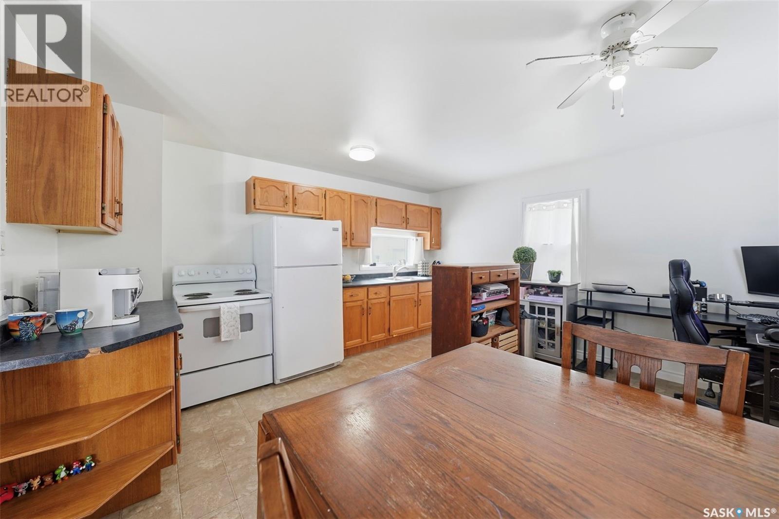 547 5th STREET E