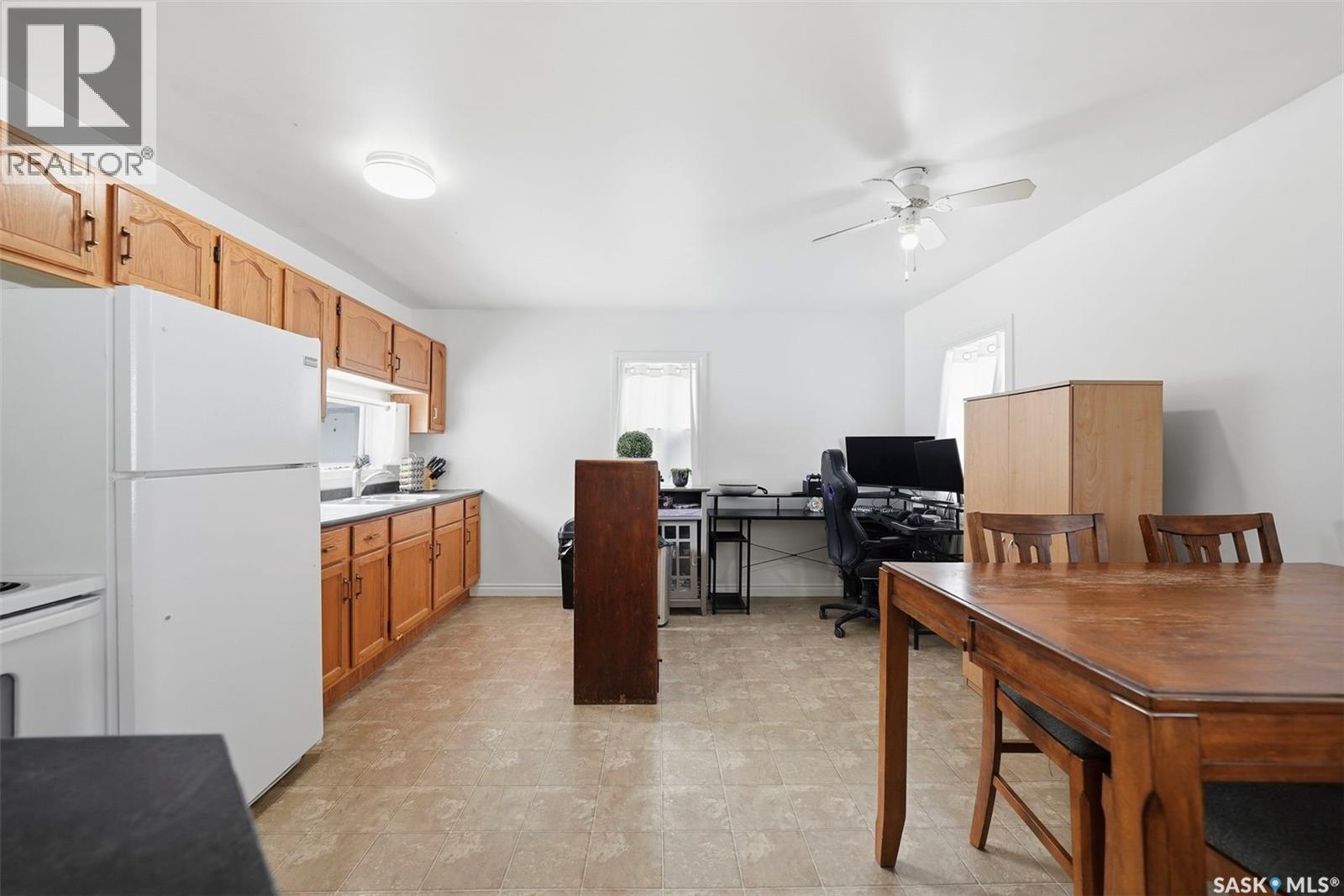 547 5th STREET E