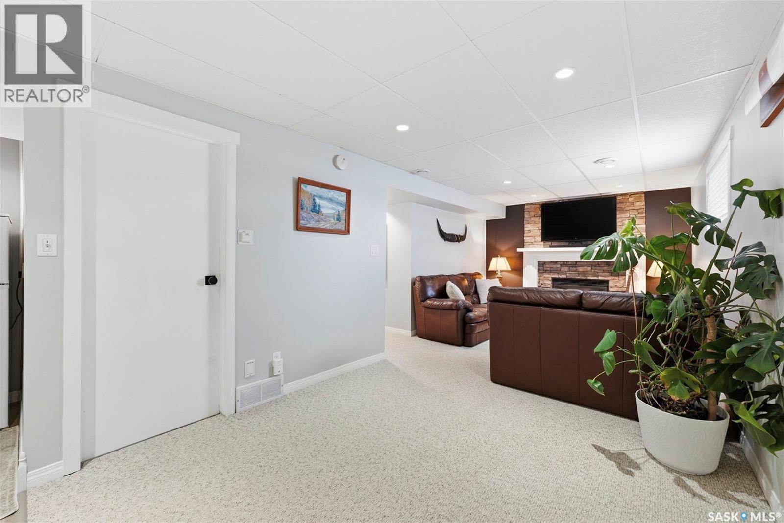 3495 Eagle CRESCENT