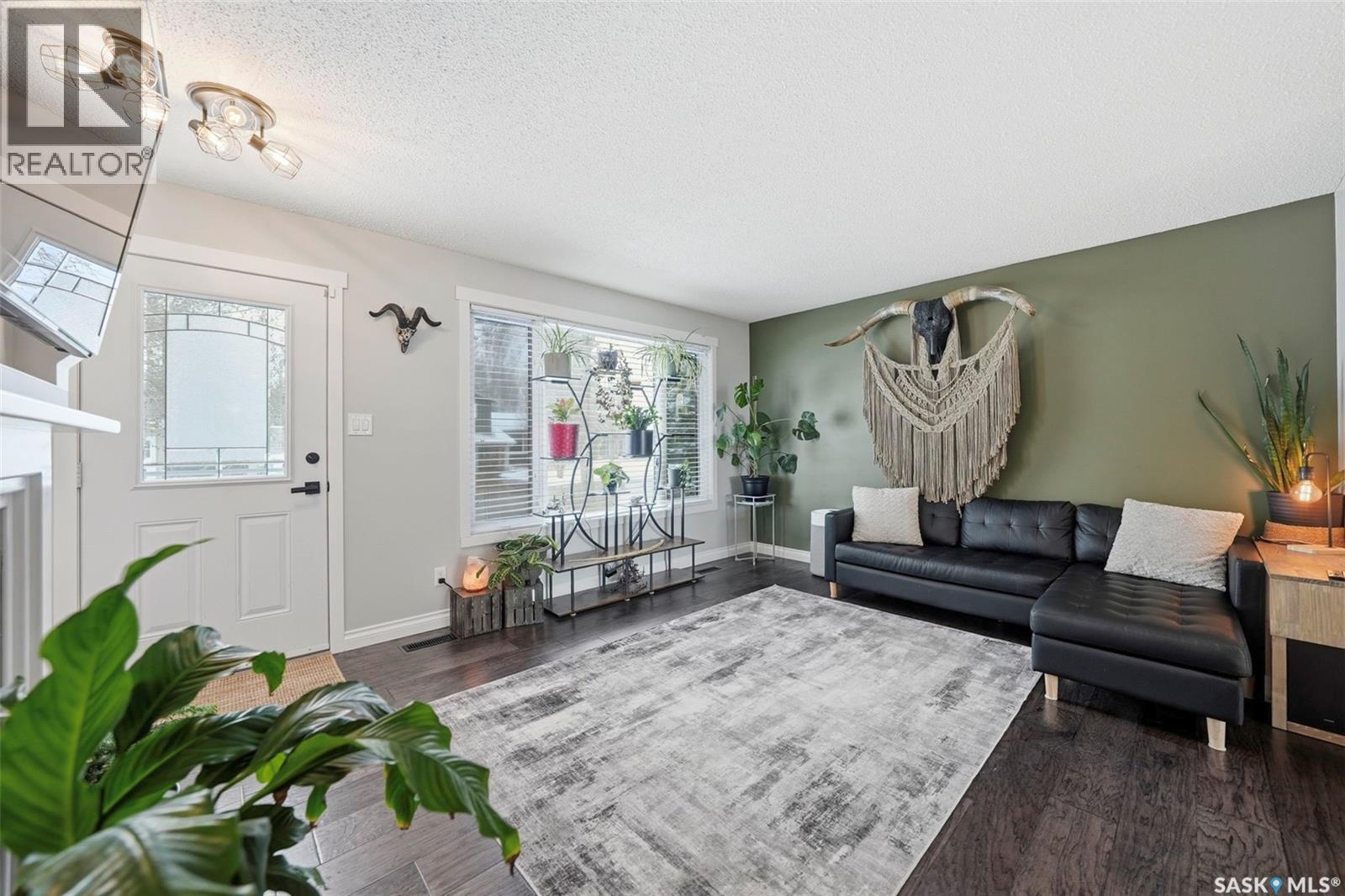 3495 Eagle CRESCENT