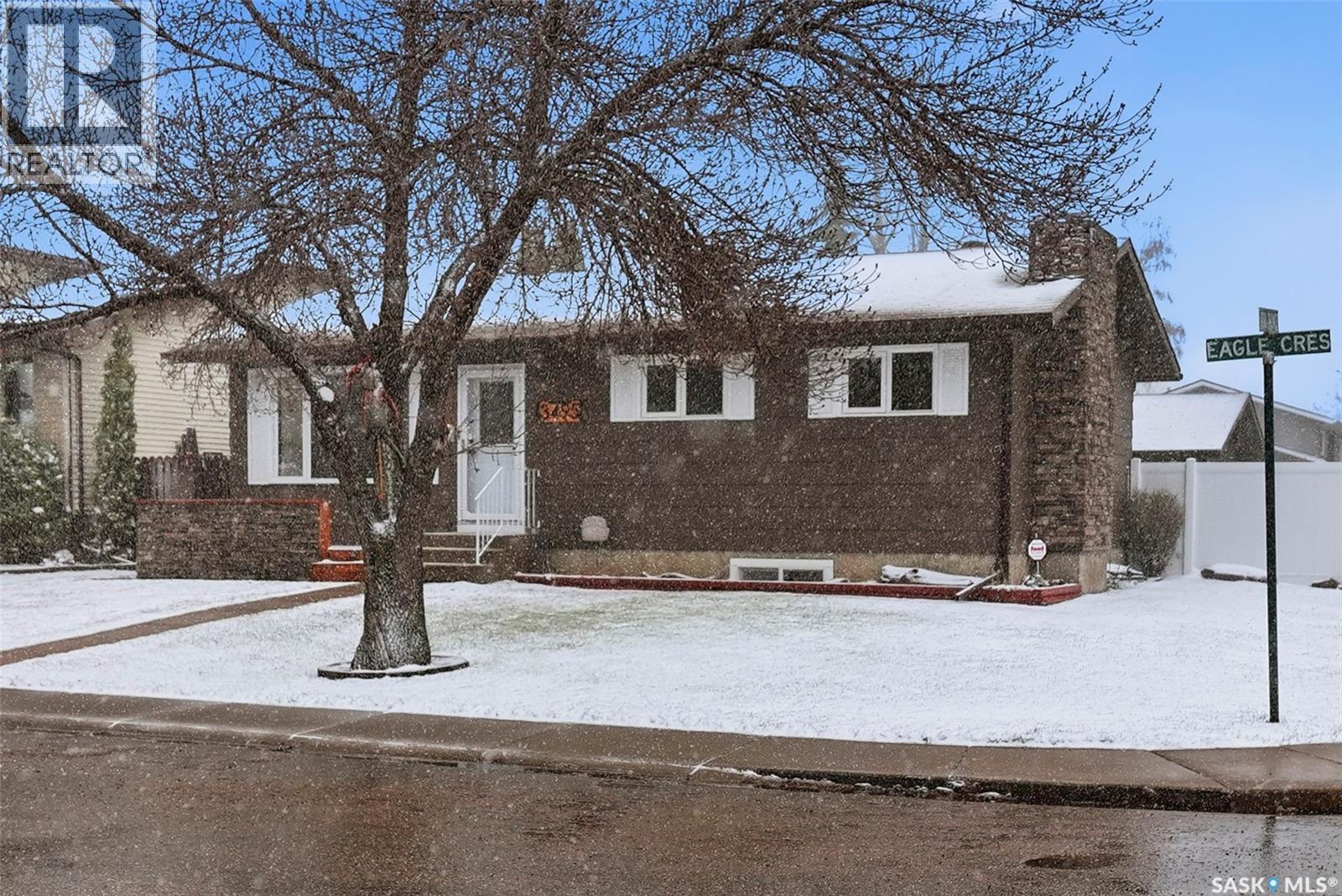 3495 Eagle CRESCENT