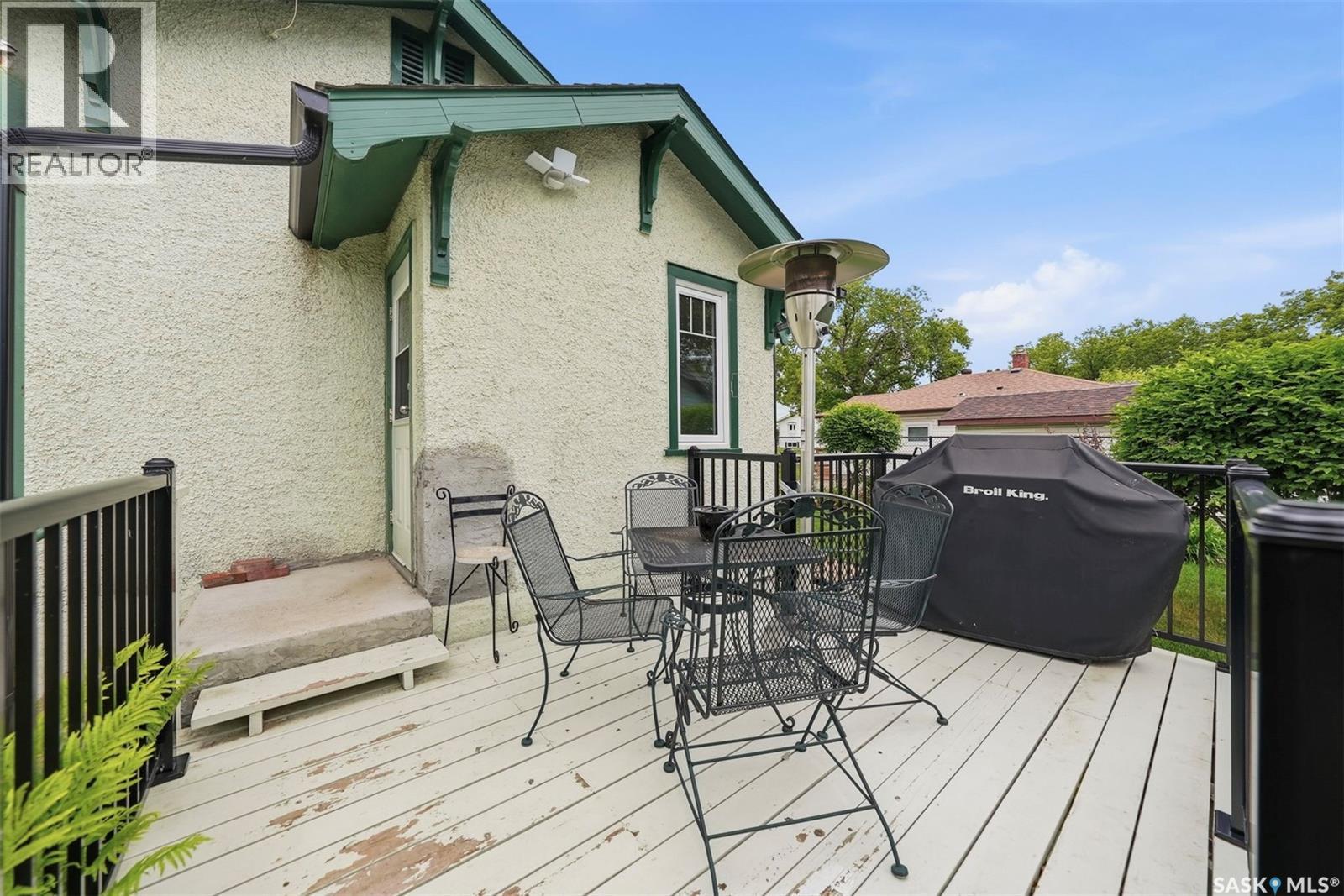 416 22ND STREET W