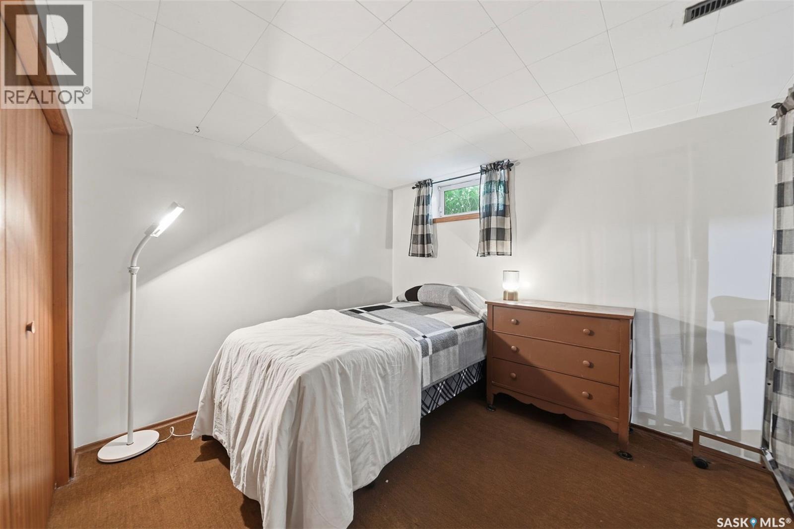 416 22ND STREET W