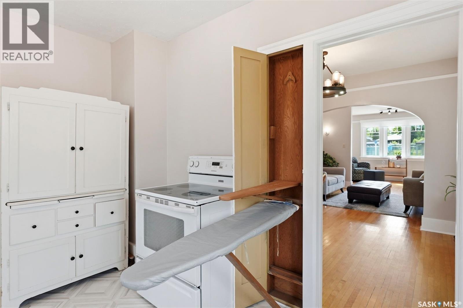 416 22ND STREET W