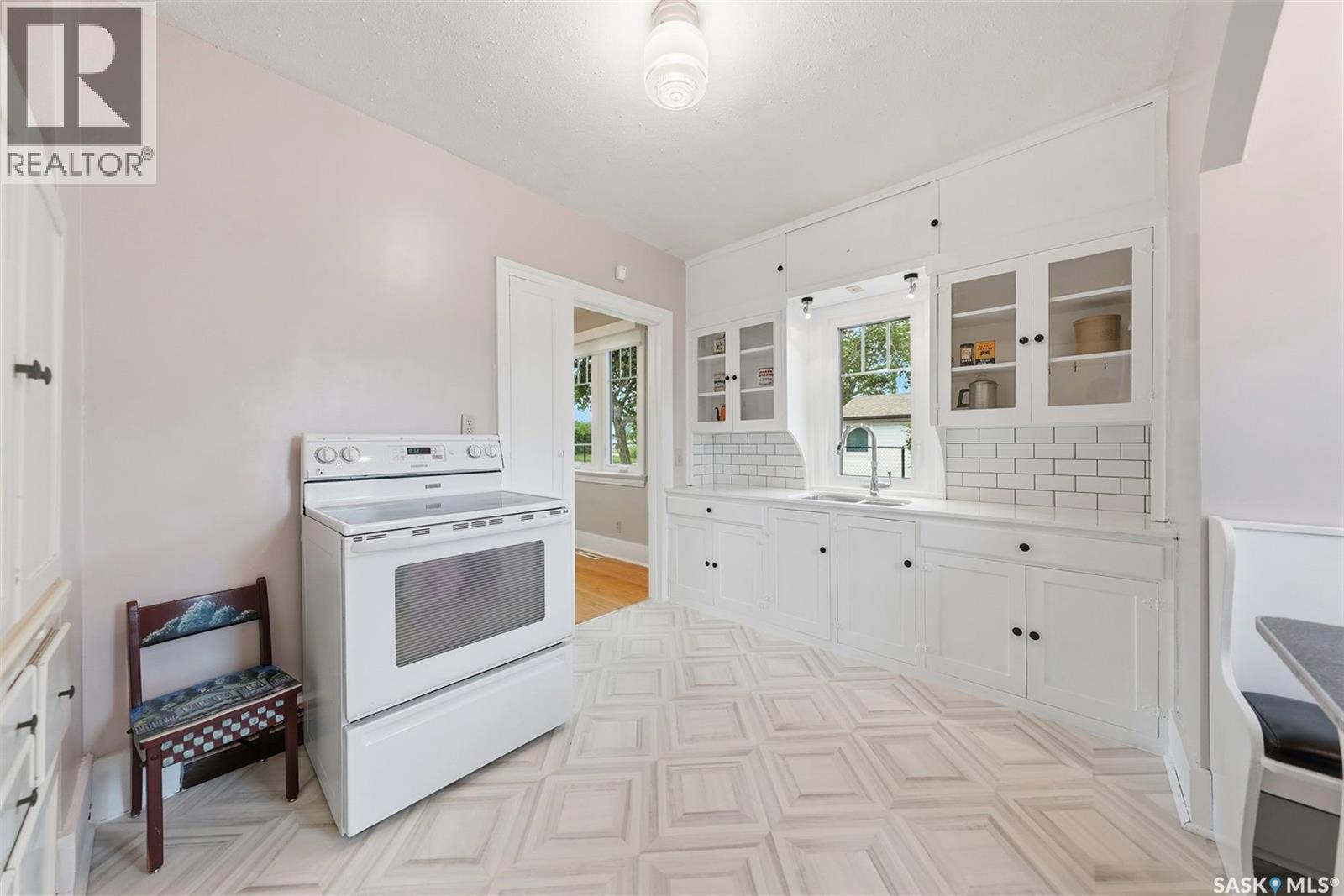 416 22ND STREET W
