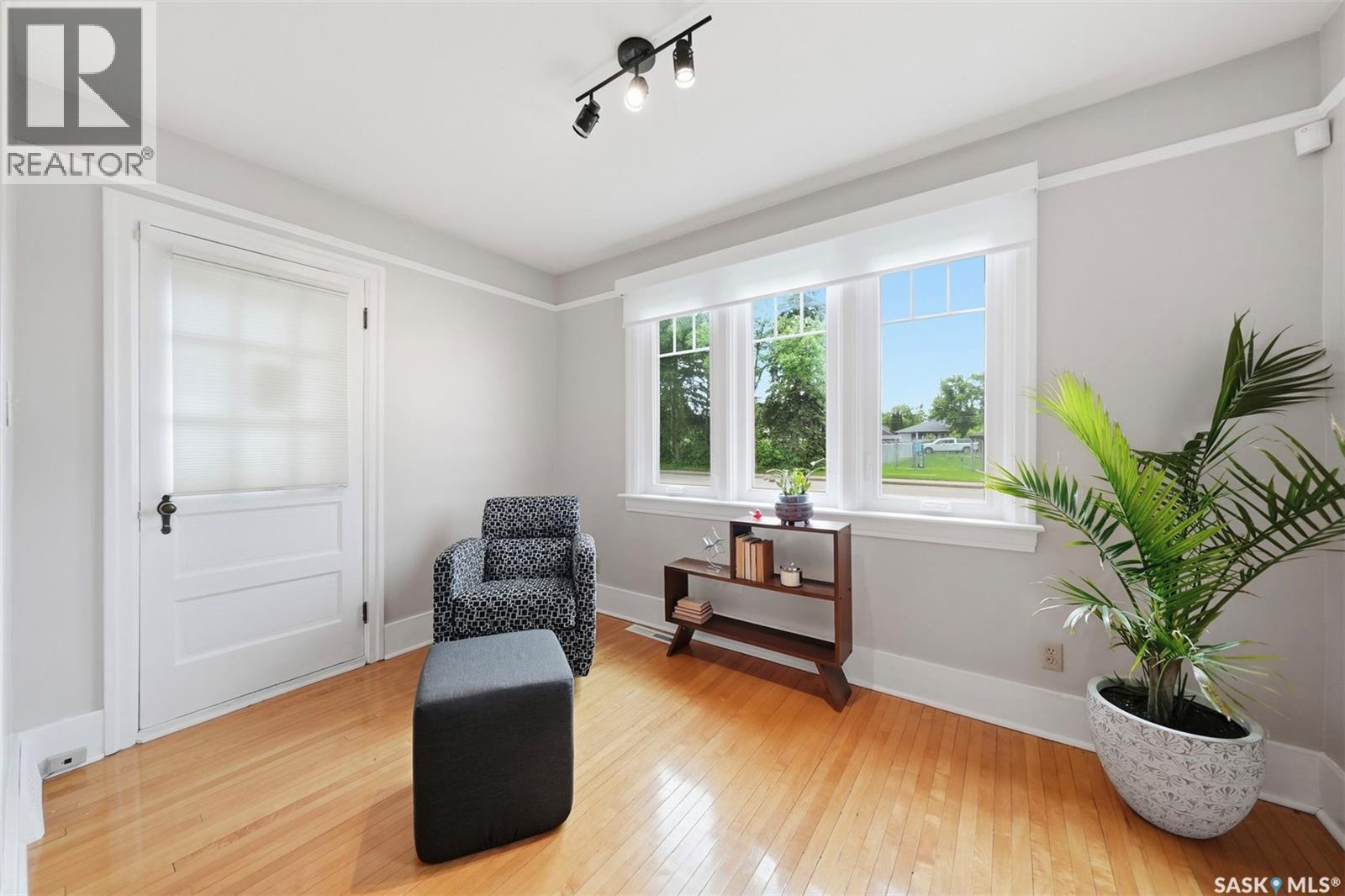 416 22ND STREET W