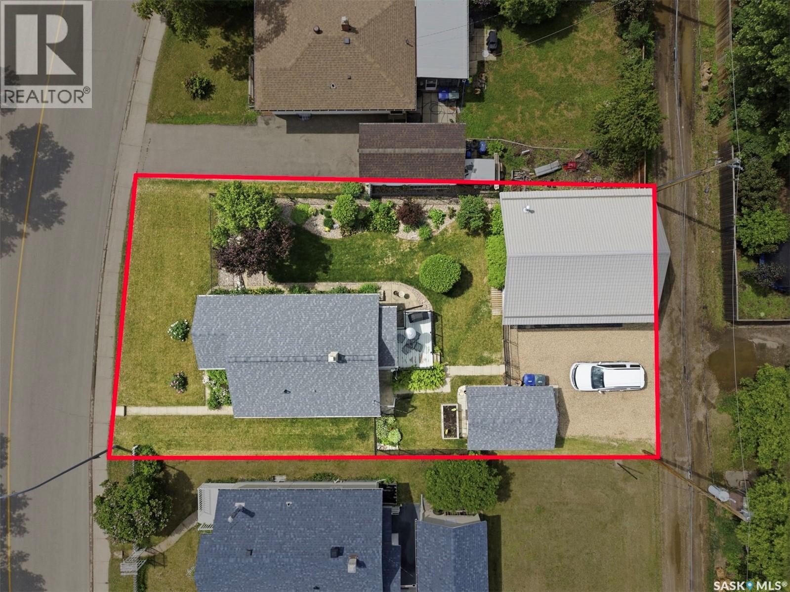 416 22ND STREET W