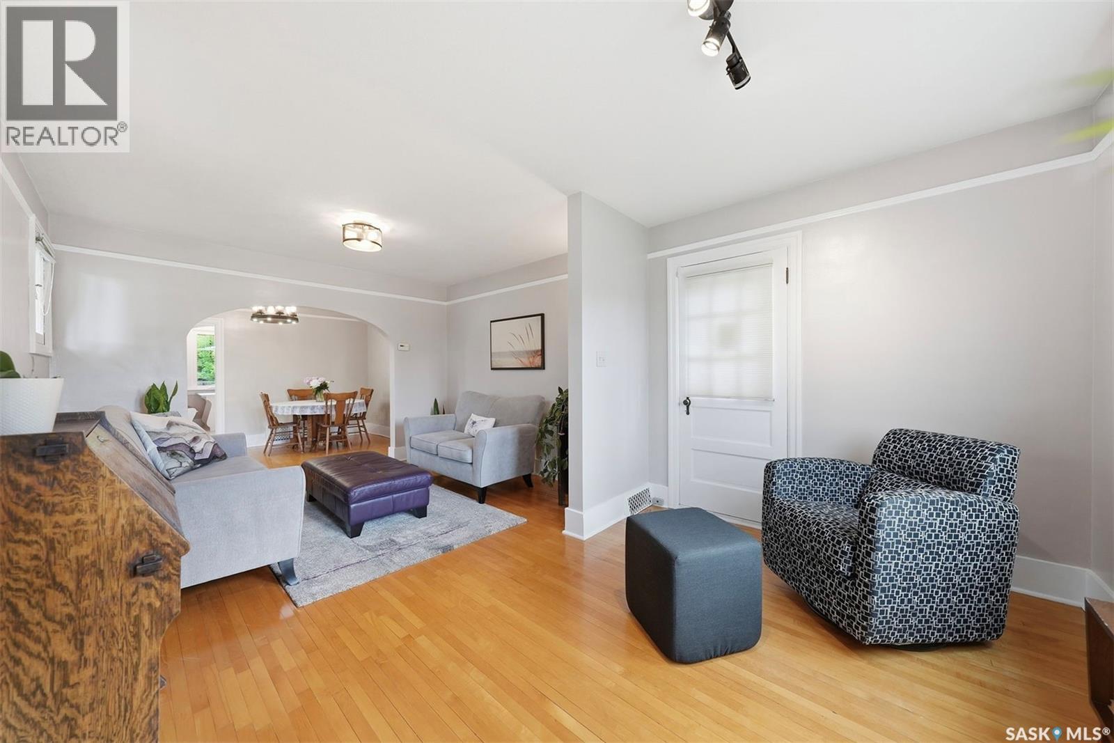 416 22ND STREET W
