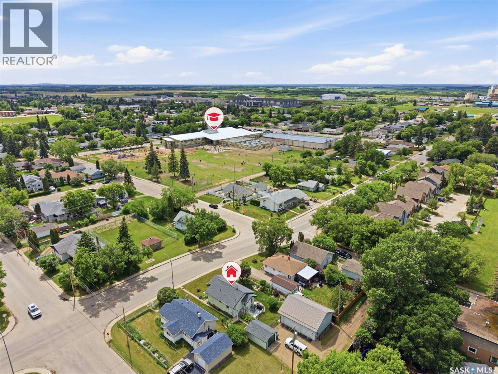 416 22ND STREET W