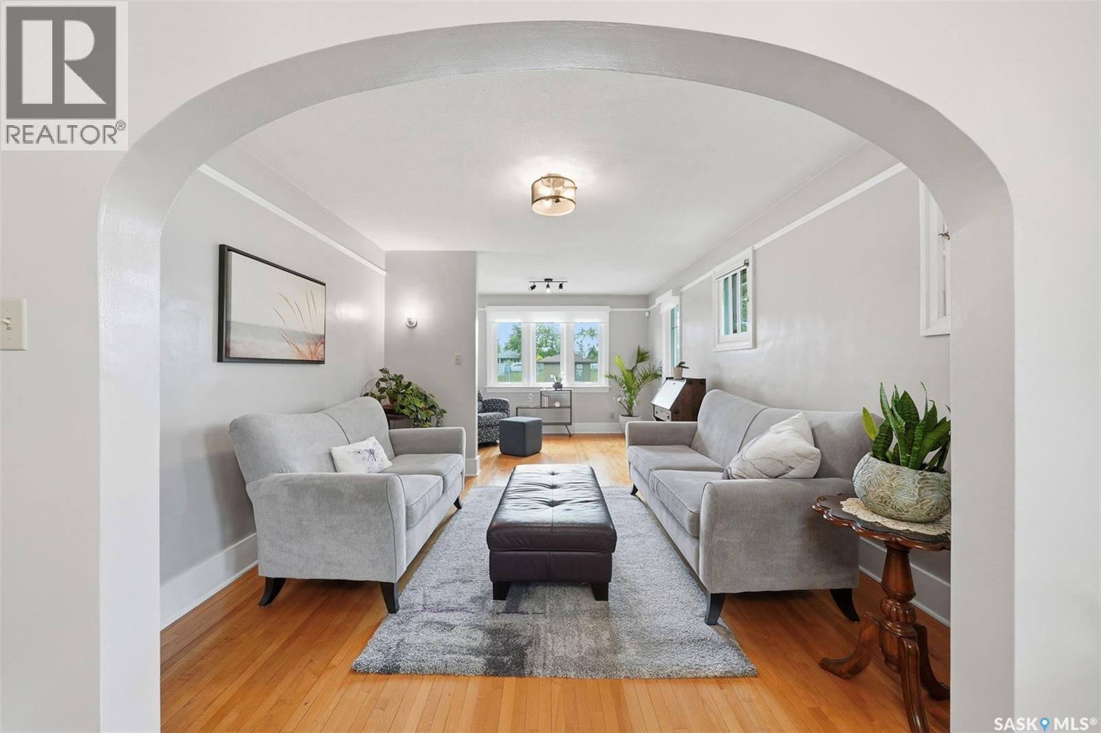 416 22ND STREET W