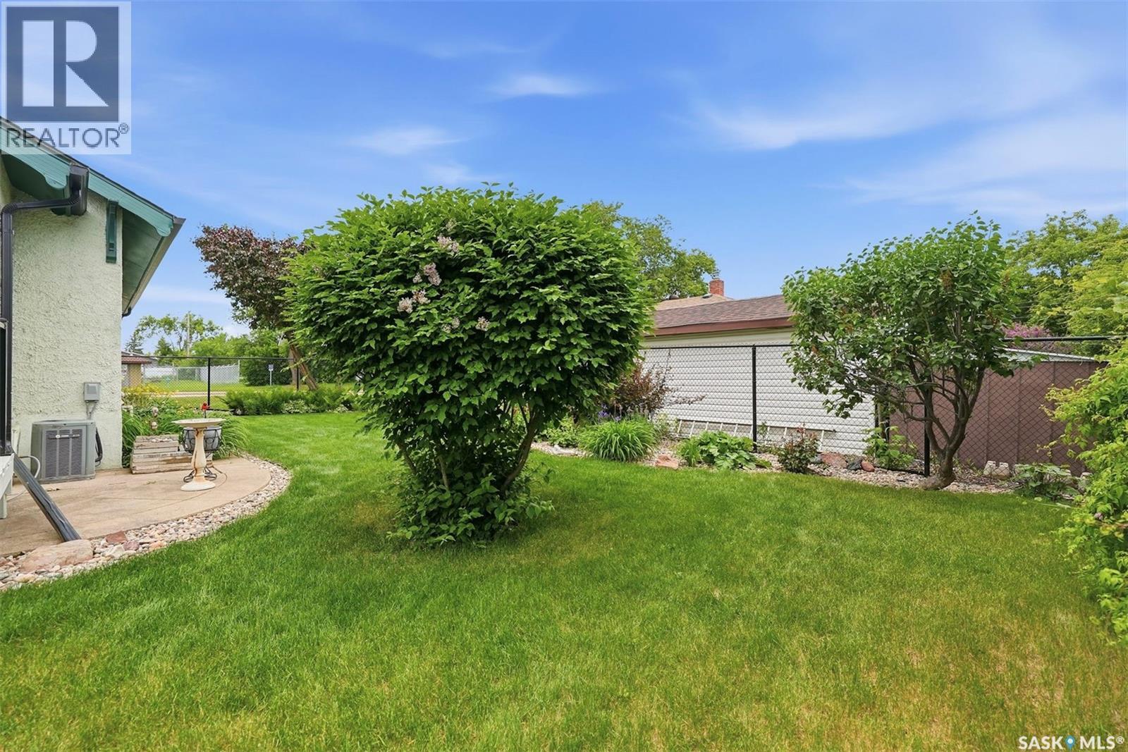 416 22ND STREET W