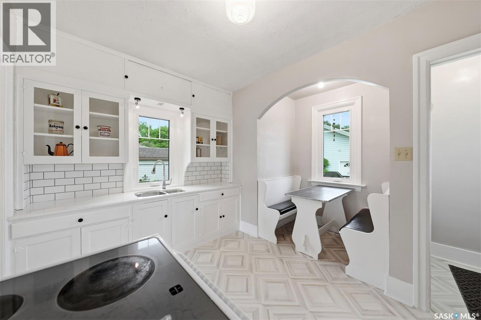 416 22ND STREET W