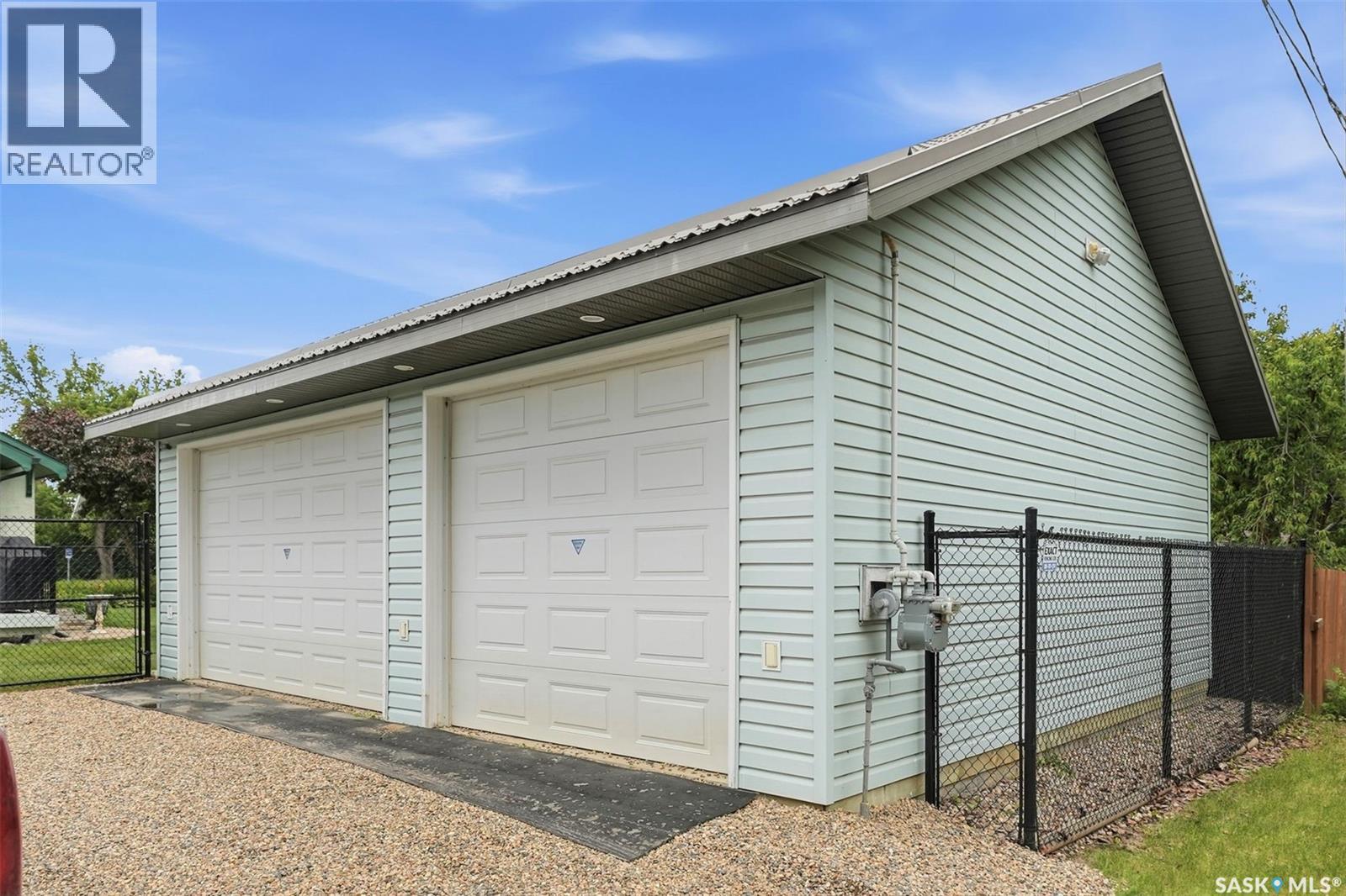 416 22ND STREET W